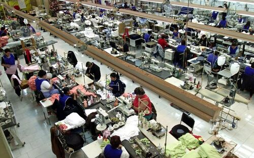 SAT e IRS renuevan acuerdo tributario para maquiladoras en México