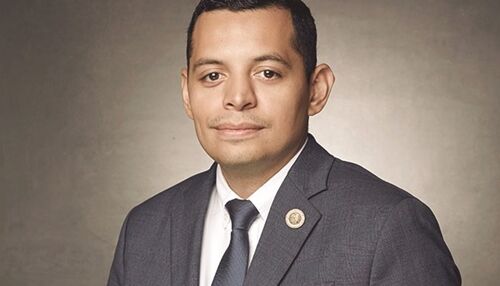 Josh Mejía llega a la Cámara de Comercio de McAllen