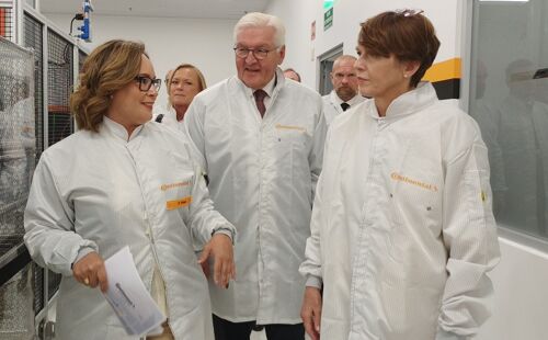 Presidente de Alemania visita planta de Continental México