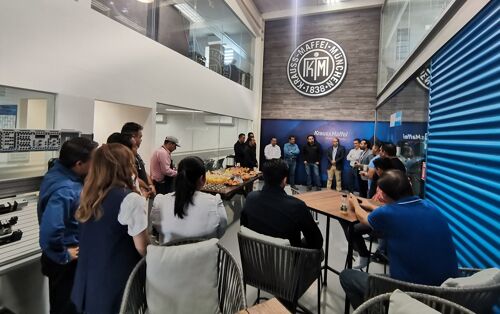 Krauss Maffei imparte diplomado en inyección de plásticos para la Universidad Politécnica de Santa Rosa Jáuregui