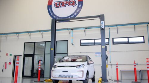 UPQ capacitará a estudiantes con nuevo auto eléctrico en Laboratorio de Electromovilidad