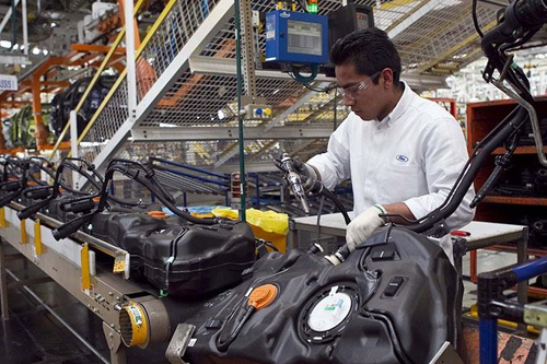 Querétaro se consolida como epicentro de la industria automotriz en la tercera cumbre de autopartes: IAISS 2025