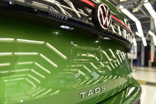 Taos lidera produción de Volkswagen de México en febrero de 2025