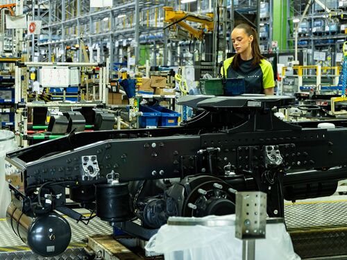 Confirma Volvo inversión de 1 billón de dólares en planta de Nuevo León