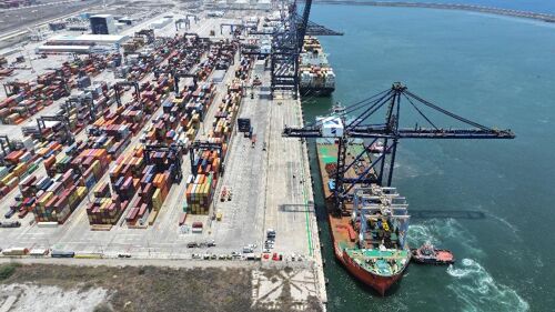 Empresas redefinen estrategias logísticas ante alza  del 100% en fletes marítimos