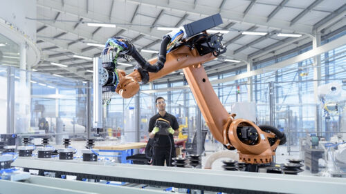 La tecnología transforma la fabricación frente a la incertidumbre económica
