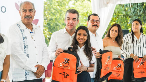 Más de 3 mil alumnos beneficiados por inversión educativa de CONTECON Manzanillo