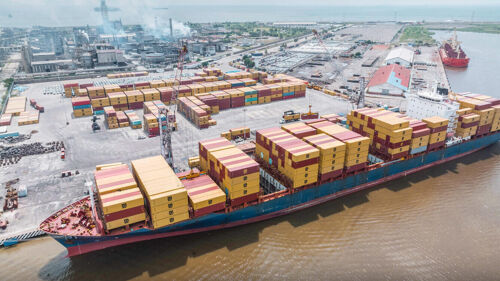 Puerto Lázaro Cárdenas crece 13% en carga contenerizada al cierre de mayo 2025