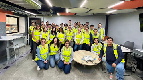 Del aula a la fábrica: DEACERO muestra a estudiantes cómo innovar con IA