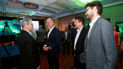 Schneider Electric presenta en Querétaro DataCool 2025, innovación en refrigeración líquida para IA y centros de datos